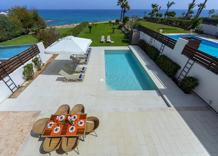 Beachfront Pietra Villa