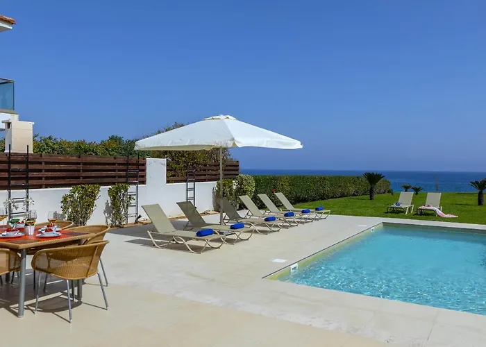 Villa Beachfront Pietra *