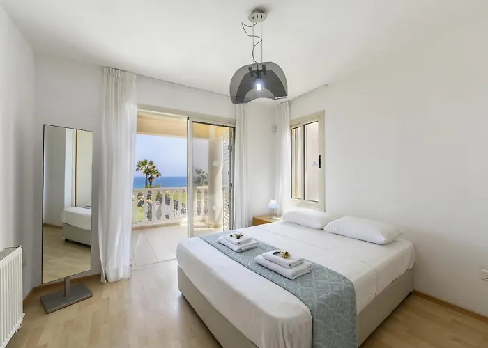 Beachfront Pietra Villa