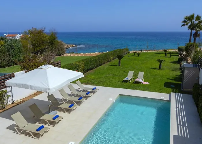 Beachfront Pietra Villa