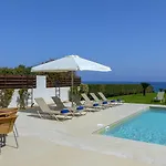 Villa Beachfront Pietra *
