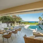 Beachfront Pietra Villa *