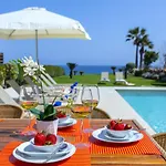 Beachfront Pietra Villa *