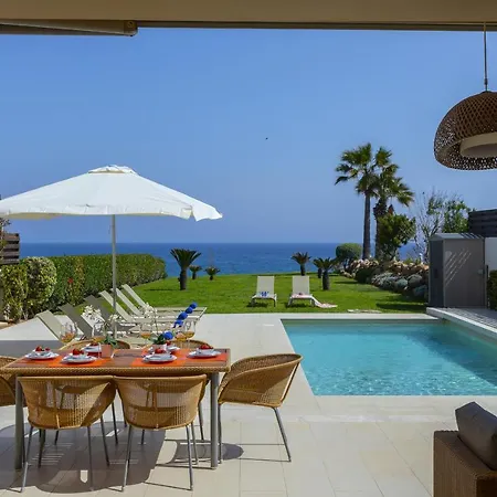 Beachfront Pietra
