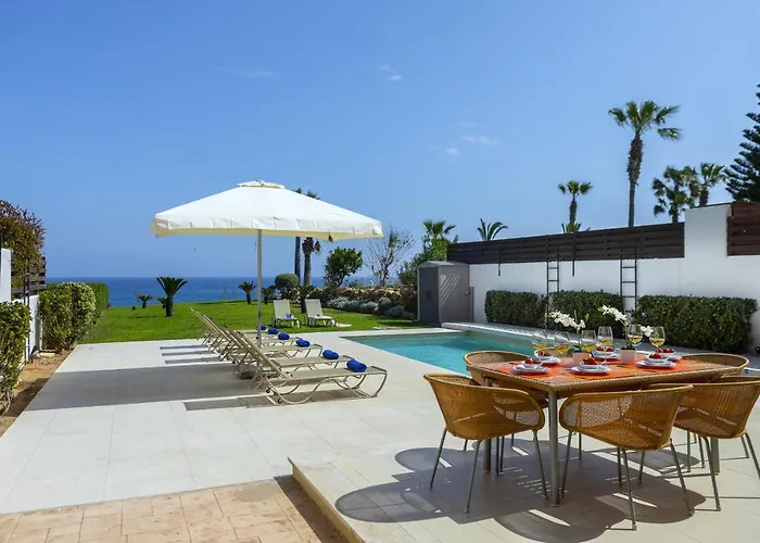 Beachfront Pietra 빌라 *