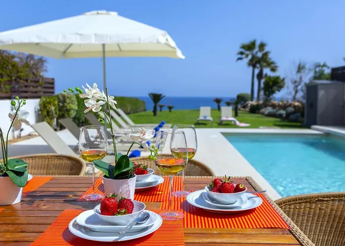 Beachfront Pietra 빌라 *