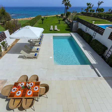 Beachfront Pietra Villa