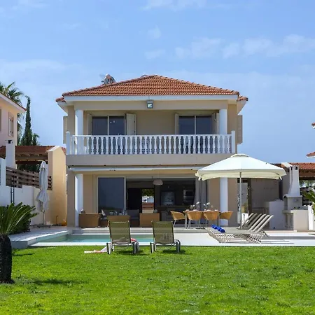 Beachfront Pietra Villa