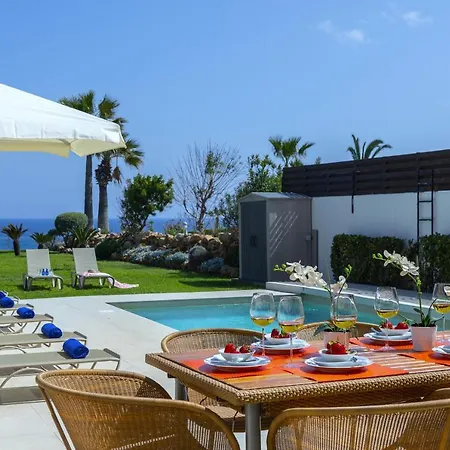 ヴィラ Beachfront Pietra プロタラス
