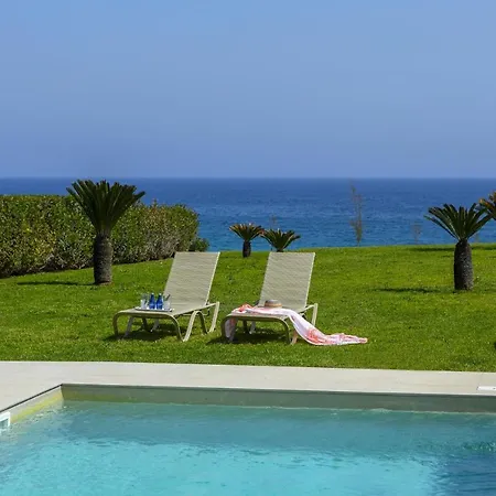 Beachfront Pietra *