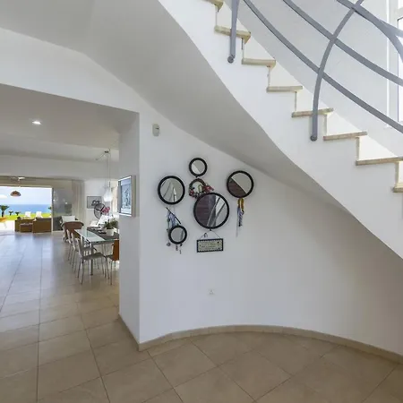 Beachfront Pietra Villa