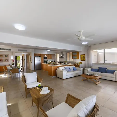 Beachfront Pietra Villa