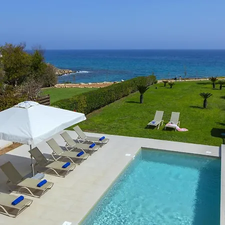 Beachfront Pietra ヴィラ