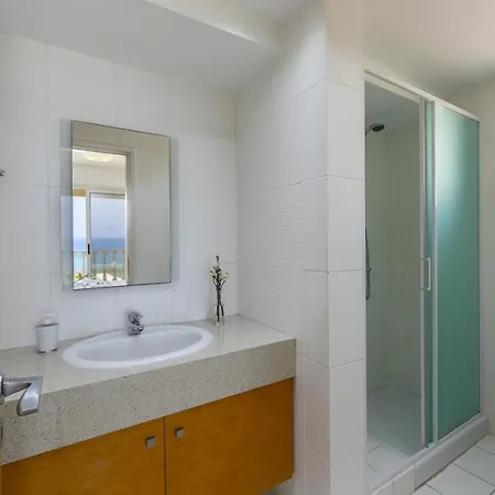 Villa Beachfront Pietra