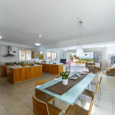 Beachfront Pietra * Protarász